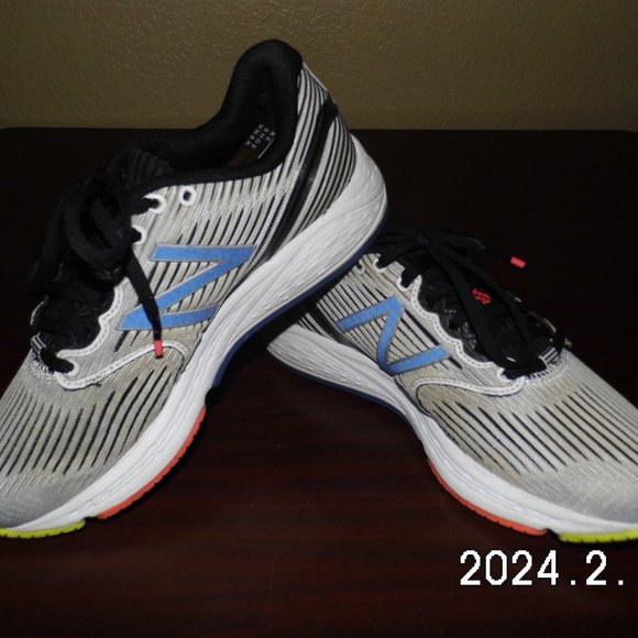New Balance Running Shoe 7 Revlite 890 V.6 Pre owned - Picture 1 of 9